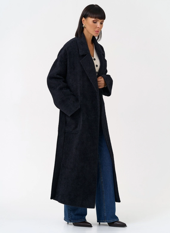 Женское длинное пальто в темно-синем цвете