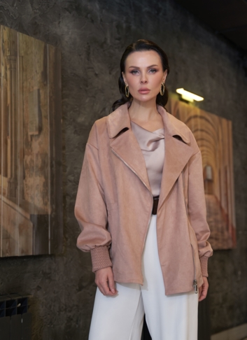 Женская куртка из эко замши с поясом