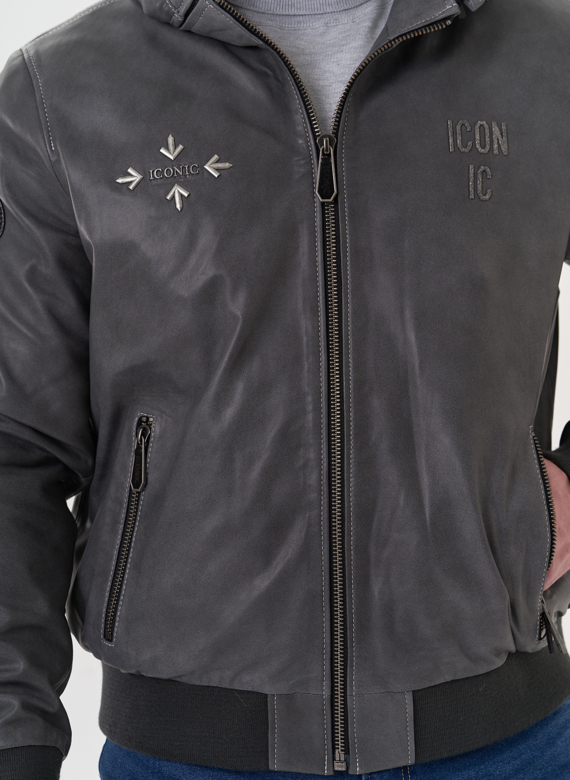 Мужская кожаная куртка "бомбер" с капюшоном