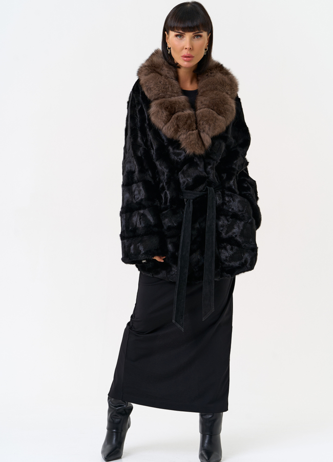 Женская шуба из меха норки  воротником из меха песца модель № 31486 в рассрочку