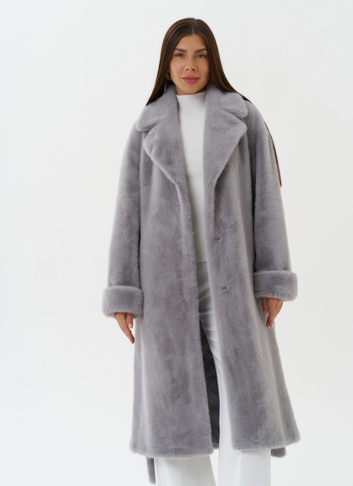 Пальто из эко меха с английским воротником