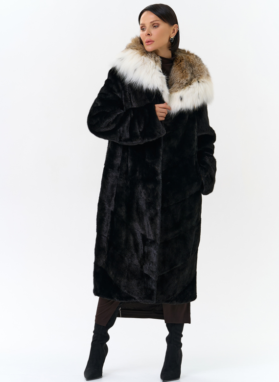 Норковая шуба черного цвета с рысью