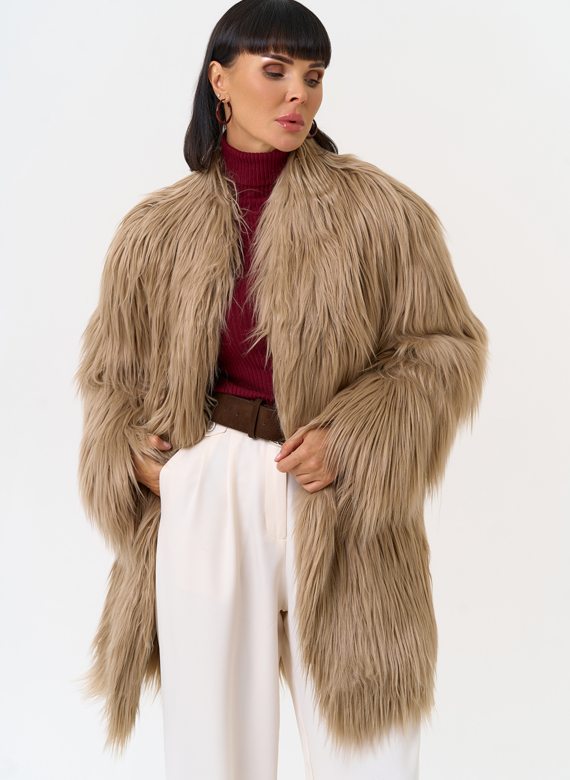 Женская шуба из эко меха с декоративным поясом