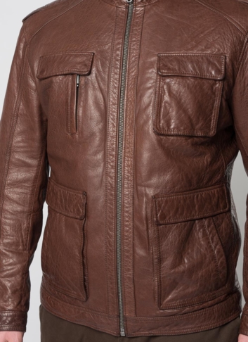 Мужская кожаная куртка коричневого цвета