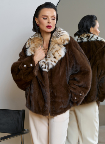 Куртка из меха норки с английским воротником из меха рыси