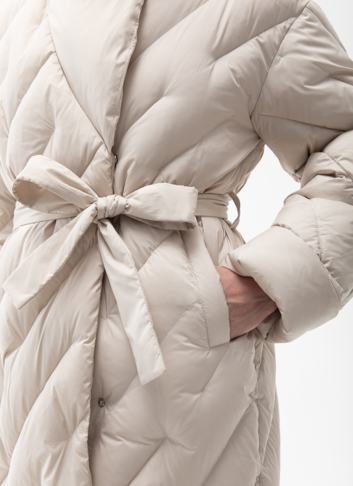 Женский пуховик с английским воротником