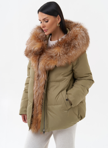 Пуховик с капюшоном из меха лисы