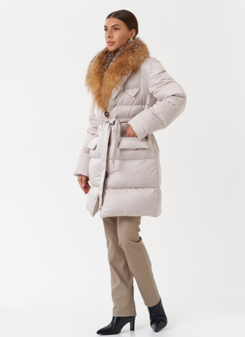 Женский пуховик с отделкой из меха лисы