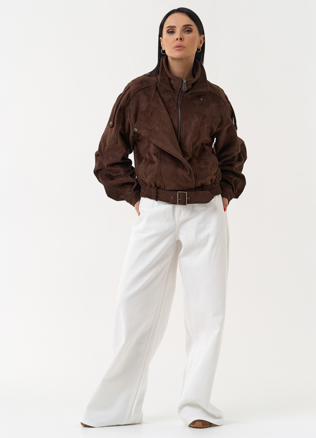 Женская куртка бомбер из эко замши коричневого цвета модель № 30446 в кредит
