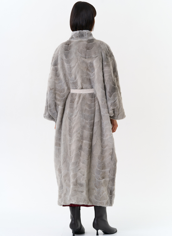 Шуба из меха норки с поясом