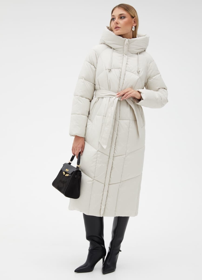 Женский светлый пуховик с капюшоном и поясом модель № 31124 меха малина