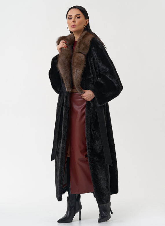 Норковая шуба с английским воротником из меха куницы
