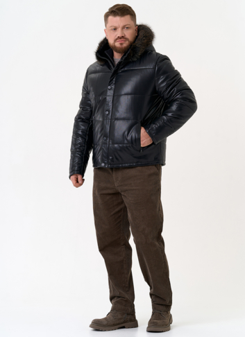 Пуховик из эко кожи с капюшоном из меха енота