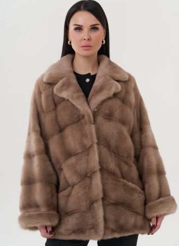 Шуба из норки с английским воротником 