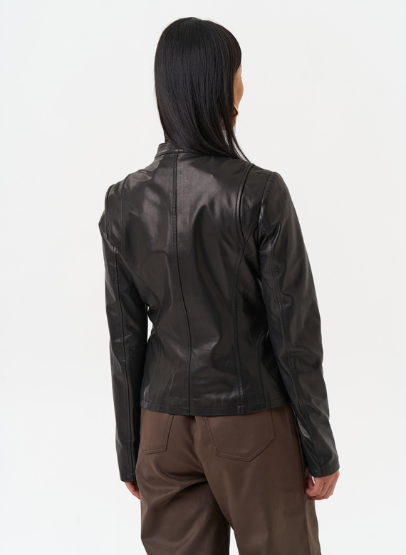 Кожаная куртка на молнии