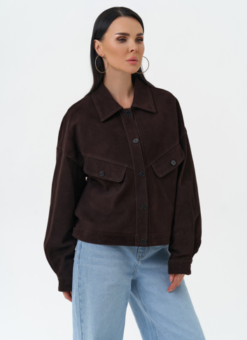 Женская куртка из натуральной замши коричневого цвета