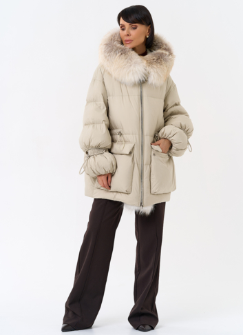 Женский пуховик с капюшоном из меха лисы