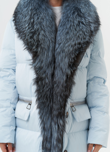 Пуховик с капюшоном из меха лисы